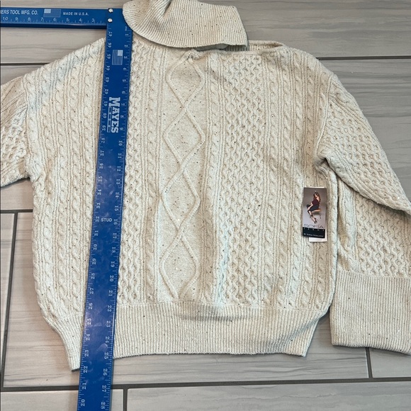 NWT Sofia Vergara Champagne Shoulder Cutout Turtleneck Sweater - Size L - Picture 9 of 11